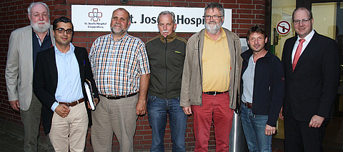 Die Cloppenburger SPD-Ratsfraktion machte sich vor Ort ein Bild von den geplanten Baumaßnahmen im St. Josefs-Hospital (v.l.n.r.): Heinz-Georg Berg, Adem Ortac, Peter Hackmann, Rolf Bornemann, Franz-Josef Wilken, Lothar Bothe, Michael gr. Hackmann (Gesch